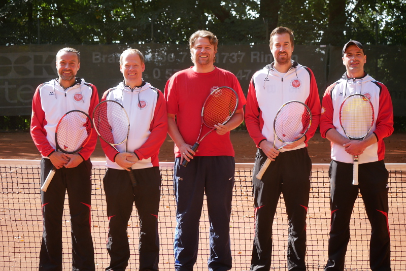 Herren 30 von RW Rinteln; von links: Holger Schunke, Lars-Uwe Hofmeister, Martin Wallenstein, Thomas Kolbe und Christoph Kalbe.